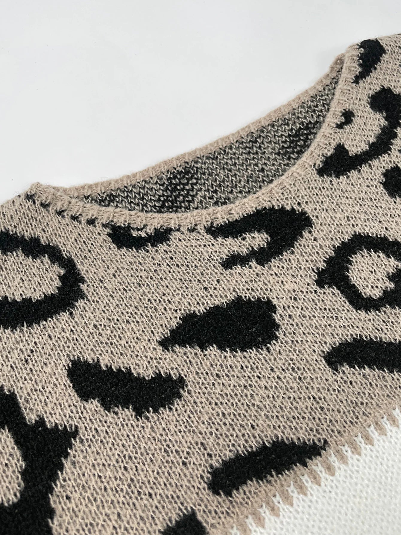 Lela | Pull Léopard Audacieux