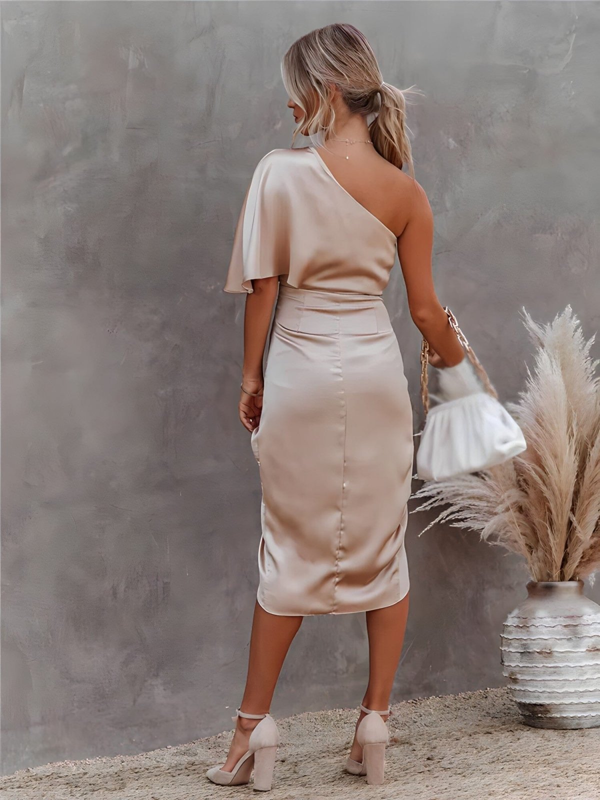 Kyra | Élégant Robe en Soie avec Fentes
