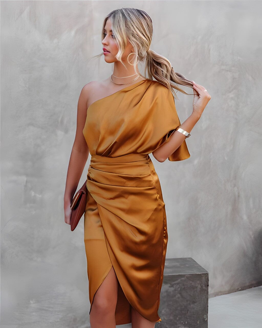 Kyra | Élégant Robe en Soie avec Fentes