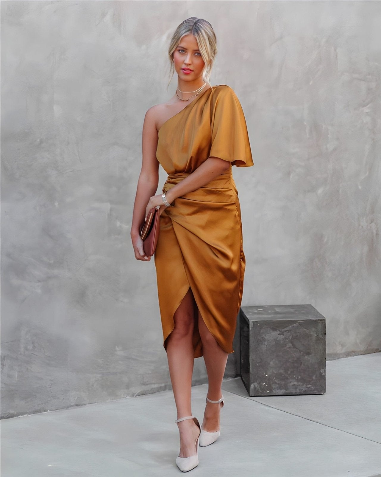 Kyra | Élégant Robe en Soie avec Fentes