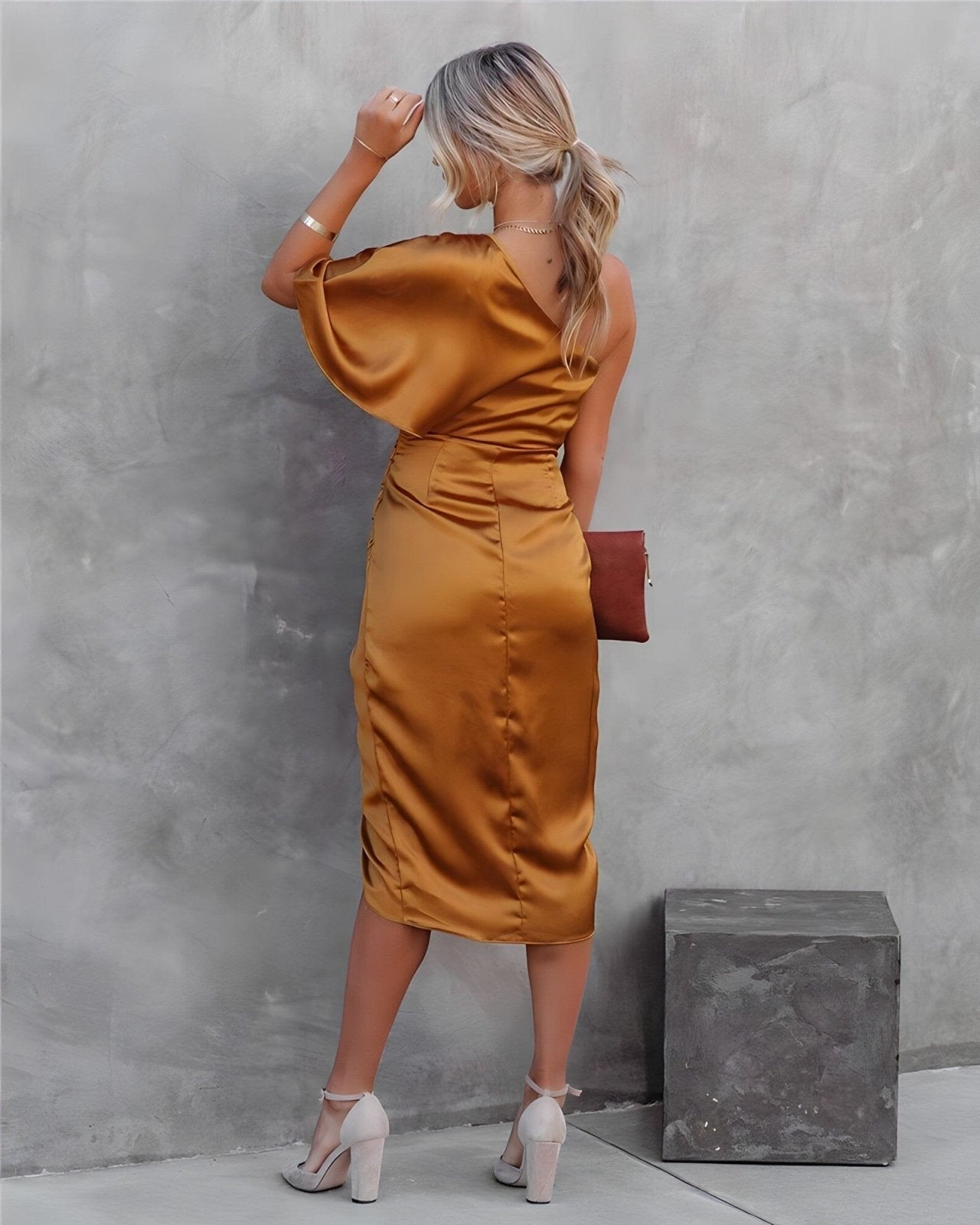 Kyra | Élégant Robe en Soie avec Fentes
