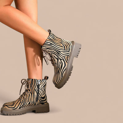 Ruth & Eleanor™ | Bottes à lacets imprimé zèbre